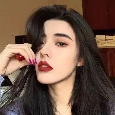 跳舞的红色公交
